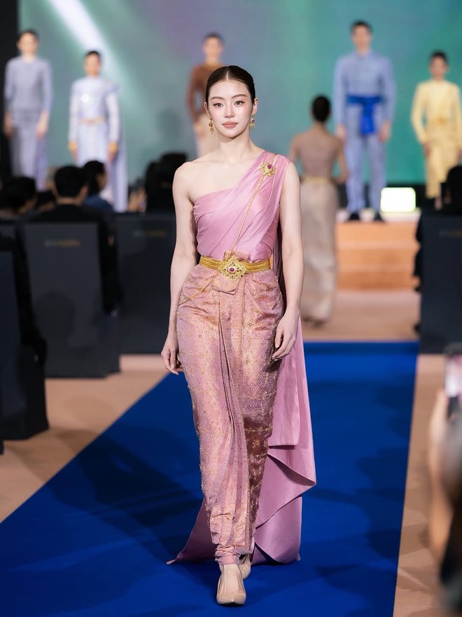 Tiểu thư Th&aacute;i Lan đẹp tựa nữ thần đang g&acirc;y b&atilde;o mạng: Visual đ&uacute;ng chất như hoa như ngọc- Ảnh 3.