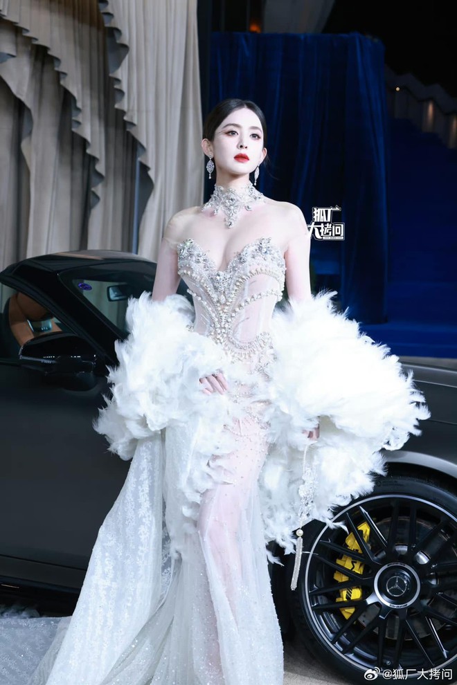 Cổ Lực Na Tr&aacute;t đẹp nhất khi thay đổi- Ảnh 7.