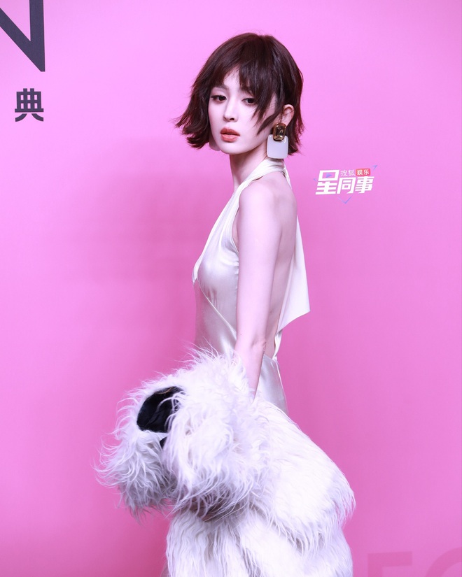 Cổ Lực Na Tr&aacute;t đẹp nhất khi thay đổi- Ảnh 13.