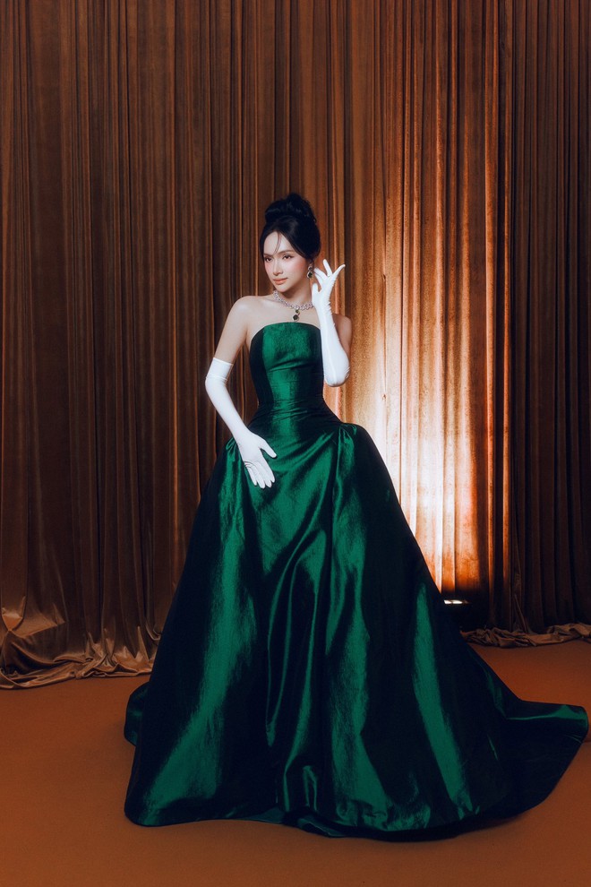 Hương Giang đẹp nuột, eo thắt b&eacute; x&iacute;u "chặt đẹp" loạt mỹ nh&acirc;n: Rất th&iacute;ch d&ugrave;ng thứ n&agrave;y ăn thay cơm của người Việt, vừa đẹp vừa tốt sức khỏe - Ảnh 4.