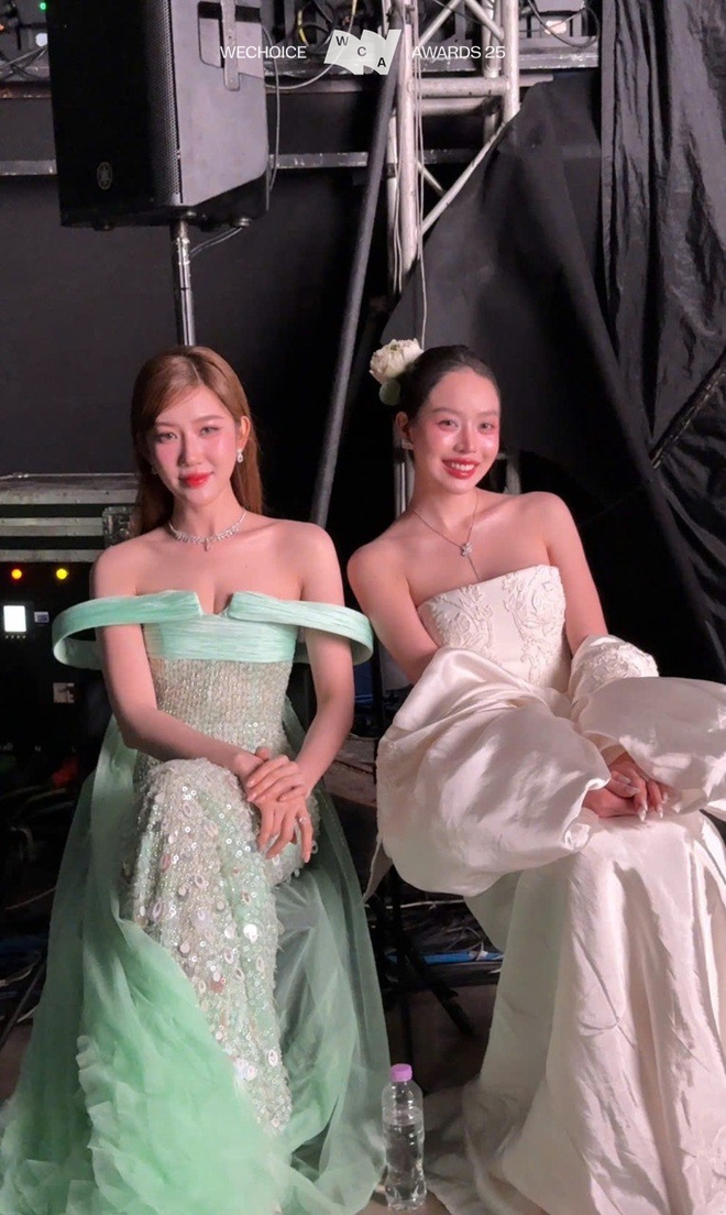 Khung h&igrave;nh đọ sắc đỉnh nhất WeChoice Awards 2025: Thanh Thuỷ v&agrave; Thu&yacute; Ng&acirc;n bất ph&acirc;n thắng bại- Ảnh 1.