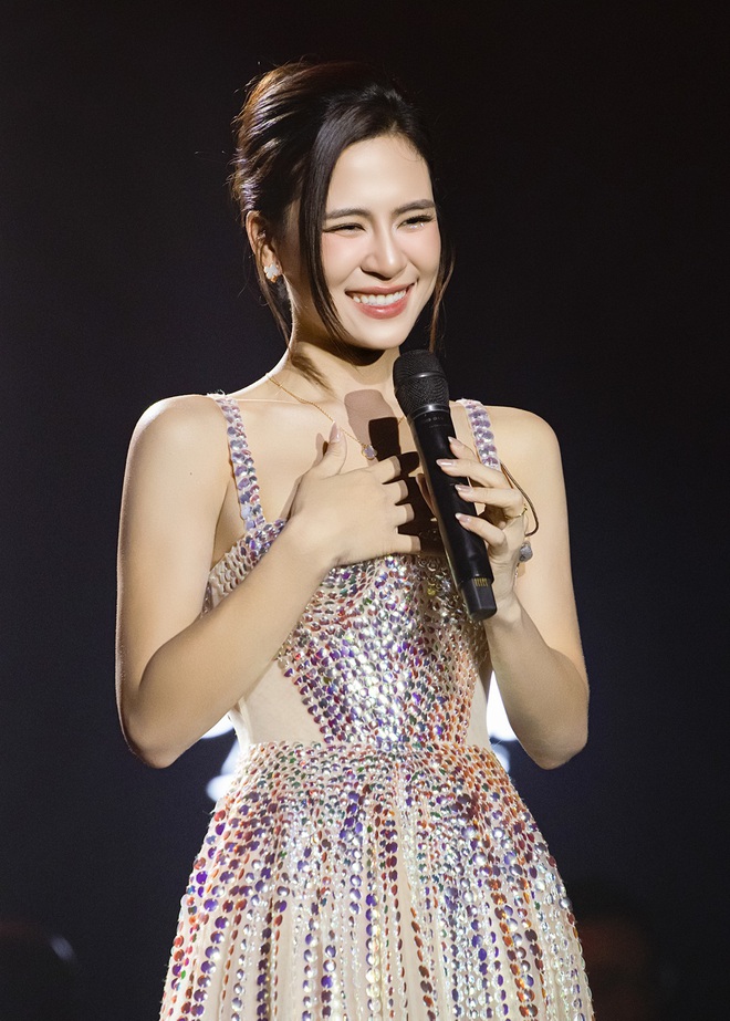 1 năm nh&igrave;n lại của ca sĩ H&agrave; Nhi- Ảnh 3.