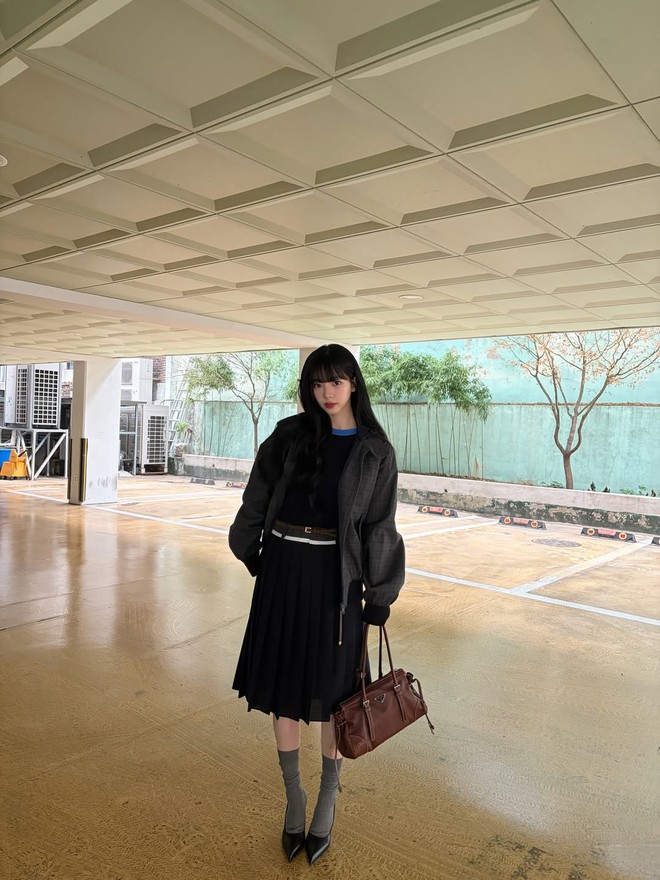 Kh&ocirc;ng tin mỹ nh&acirc;n n&agrave;y l&agrave; con người, v&igrave; vẻ đẹp v&ocirc; thực như AI: Đến style cũng đỉnh th&ocirc;i nh&eacute;- Ảnh 8.