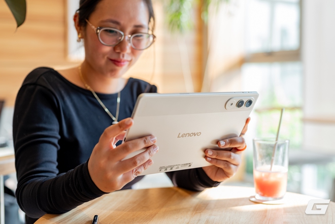 Trải nghiệm nhanh Lenovo Yoga Tab: Tablet AI liệu rằng đ&atilde; đủ để &ldquo;thay vai&rdquo; cho laptop?- Ảnh 3.