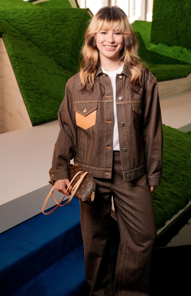 Giật trọn spotlight của Lisa lẫn Zendaya, Alysa Liu tại Paris Fashion Week ch&iacute;nh l&agrave; thứ bạn phải xem l&uacute;c n&agrave;y- Ảnh 7.