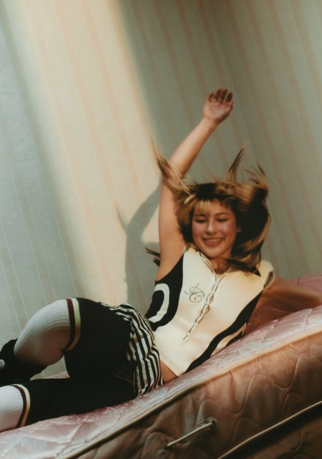 Giật trọn spotlight của Lisa lẫn Zendaya, Alysa Liu tại Paris Fashion Week ch&iacute;nh l&agrave; thứ bạn phải xem l&uacute;c n&agrave;y- Ảnh 21.