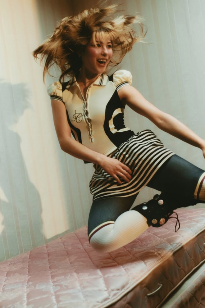 Giật trọn spotlight của Lisa lẫn Zendaya, Alysa Liu tại Paris Fashion Week ch&iacute;nh l&agrave; thứ bạn phải xem l&uacute;c n&agrave;y- Ảnh 22.