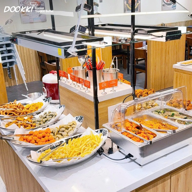 Ăn vỉa h&egrave; đổ mồ h&ocirc;i cũng tốn gần trăm ng&agrave;n, d&acirc;n văn ph&ograve;ng rỉ tai nhau 6 qu&aacute;n buffet trong TTTM gi&aacute; chỉ từ 79k - Ảnh 4.