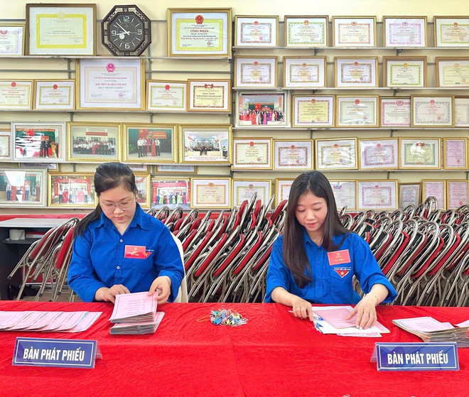 Tuổi trẻ đặc khu Vân Đồn: Lan tỏa màu áo xanh trong ngày hội non sông- Ảnh 2. Tuổi trẻ đặc khu Vân Đồn: Lan tỏa màu áo xanh trong ngày hội non sông- Ảnh 2.