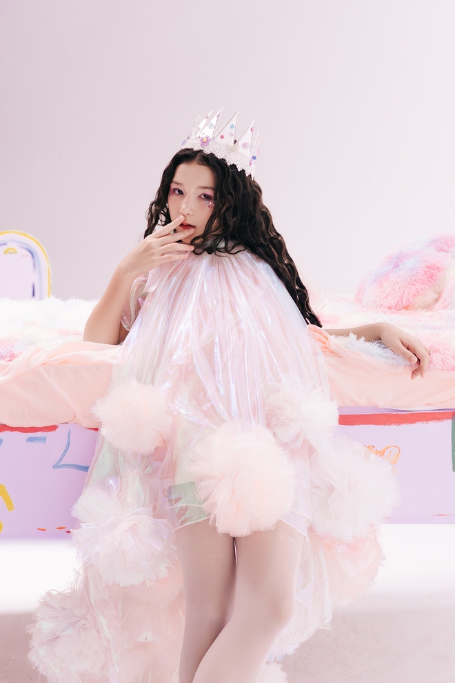 M&agrave;n lột x&aacute;c của giọng ca lai Việt &ndash; Đức, thạo 4 ng&ocirc;n ngữ, từng đứng chung s&acirc;n khấu với Modern Talking- Ảnh 3.