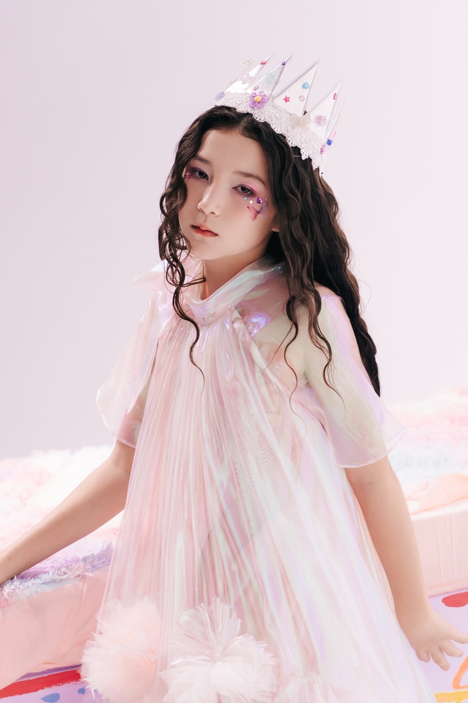 M&agrave;n lột x&aacute;c của giọng ca lai Việt &ndash; Đức, thạo 4 ng&ocirc;n ngữ, từng đứng chung s&acirc;n khấu với Modern Talking- Ảnh 4.