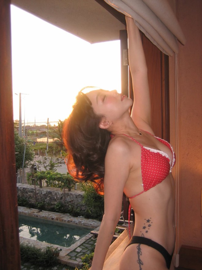 Cả c&otilde;i mạng hừng hực v&igrave; T&oacute;c Ti&ecirc;n diện bikini, hội chị em rất gấp "hỏi thăm" 1 thứ  - Ảnh 4.