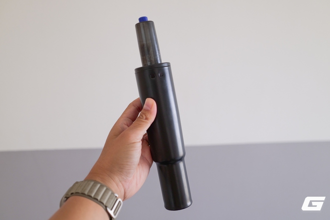 Sờ tận tay "rồng thần" Dragon Lore ngo&agrave;i đời thực với Razer Iskur V2 X CS2 Edition: - Ảnh 10.