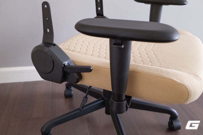 Sờ tận tay "rồng thần" Dragon Lore ngo&agrave;i đời thực với Razer Iskur V2 X CS2 Edition: - Ảnh 22.