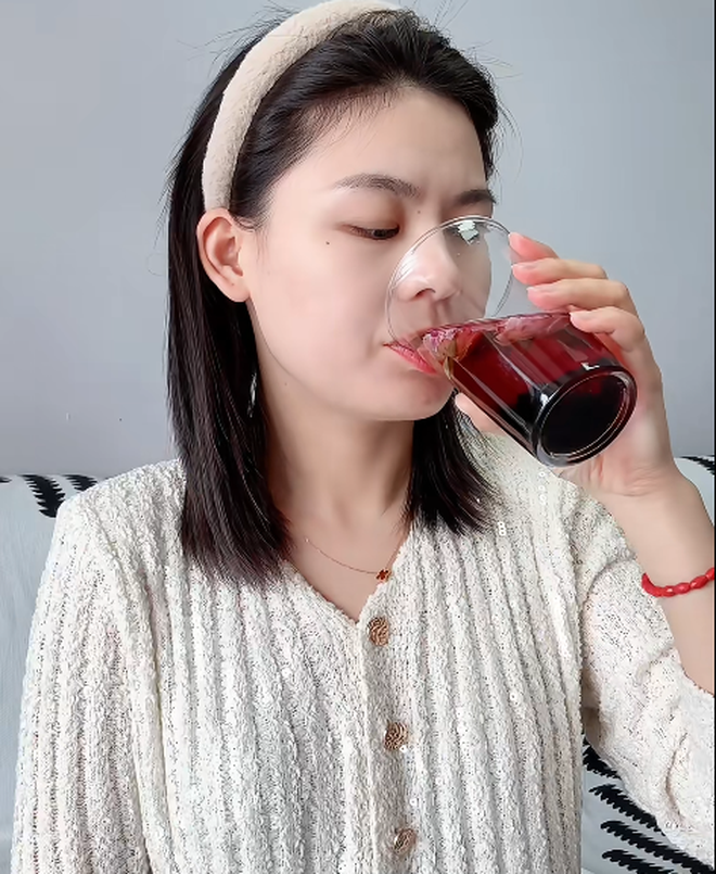 4 c&ocirc;ng thức nước d&acirc;u tằm gi&uacute;p da rạng rỡ từ b&ecirc;n trong: Uống đều v&agrave;i tuần, bạn sẽ thấy sự kh&aacute;c biệt - Ảnh 5.