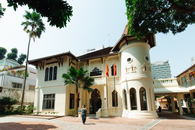 Trụ sở mới của Nh&agrave; Văn h&oacute;a Thanh ni&ecirc;n: "T&ograve;a l&acirc;u đ&agrave;i cổ t&iacute;ch" 5.000m2 xanh mướt, từng l&agrave; trường học của giới thượng lưu- Ảnh 1.