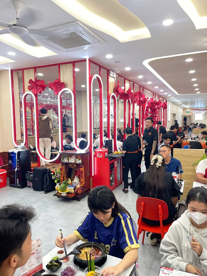 Diễn vi&ecirc;n Quốc Trường đang l&agrave;m g&igrave; với thương hiệu m&igrave; cay 7 cấp độ m&agrave; &ocirc;m mộng 1000 tỷ? - Ảnh 8.