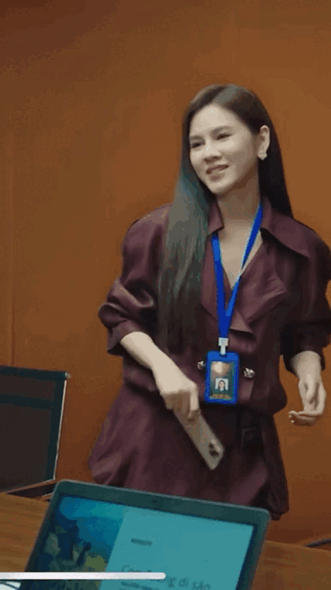 Nữ thần c&ocirc;ng sở hot nhất phim Việt giờ v&agrave;ng hiện tại: Mặc đẹp kh&ocirc;ng trượt ph&aacute;t n&agrave;o, biến văn ph&ograve;ng th&agrave;nh s&agrave;n catwalk - Ảnh 10.