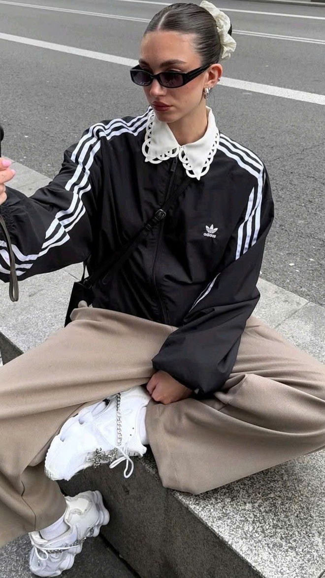 &Aacute;o kho&aacute;c thể thao mix c&ugrave;ng đồ &ldquo;b&aacute;nh b&egrave;o&rdquo;: C&ocirc;ng thức bao lạ bao đẹp, chẳng tr&aacute;ch phủ s&oacute;ng mạnh to&agrave;n cầu!- Ảnh 11.