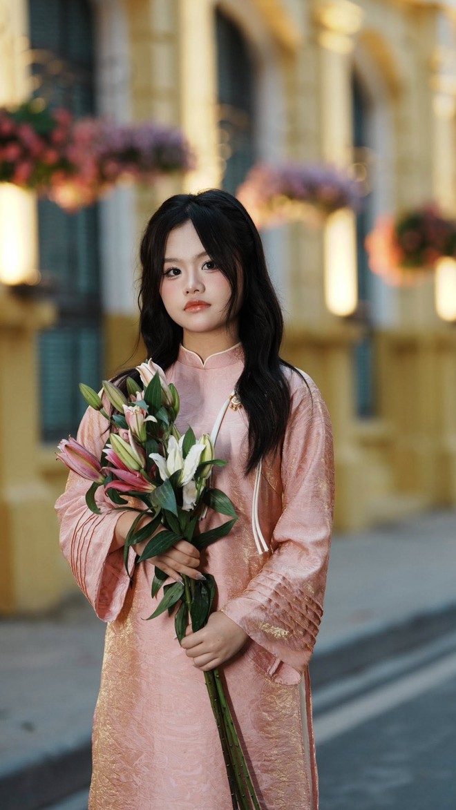 Con ri&ecirc;ng của vợ được nam diễn vi&ecirc;n Việt nổi tiếng thương như con đẻ: Tuổi 14 xinh đẹp, g&acirc;y ch&uacute; &yacute; - Ảnh 3.