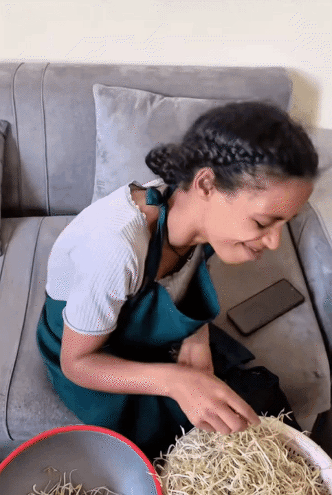 Chuyện hack não nhất MXH: Bí mật thân thế giúp việc khiến cô gái Việt ngã ngửa, phim cũng không nghĩ ra kịch bản này- Ảnh 11. Chuyện hack não nhất MXH: Bí mật thân thế giúp việc khiến cô gái Việt ngã ngửa, phim cũng không nghĩ ra kịch bản này- Ảnh 11.