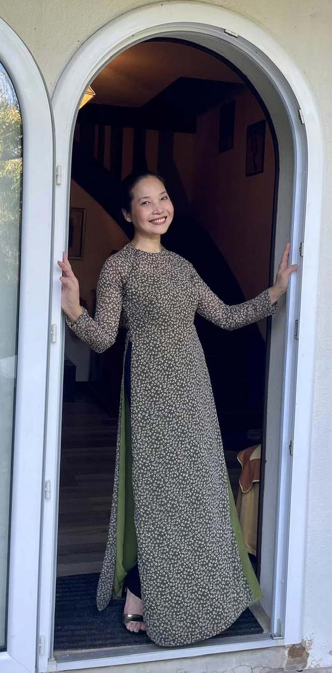 "Dương Lệ B&igrave;nh của Việt Nam" U60 vẫn tươi trẻ, d&aacute;ng thon da mịn, thừa nhận l&agrave;m việc n&agrave;y thường xuy&ecirc;n gi&uacute;p m&igrave;nh trẻ l&acirc;u- Ảnh 2.