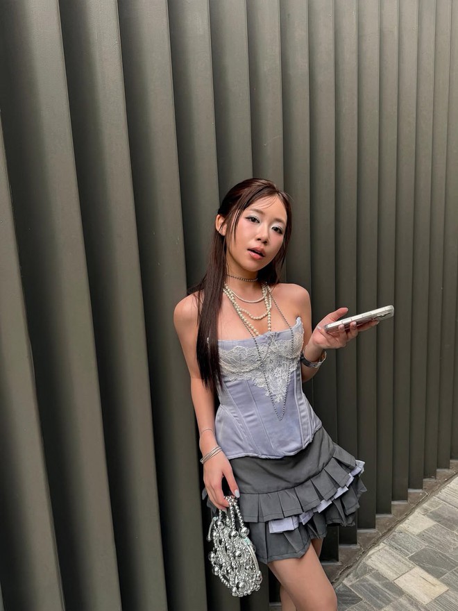 Mỹ nữ cao 1m49 nổi khắp TikTok v&igrave; s&agrave;nh điệu: Chưa bao giờ mặc xấu, chưa một lần chậm trend- Ảnh 15.