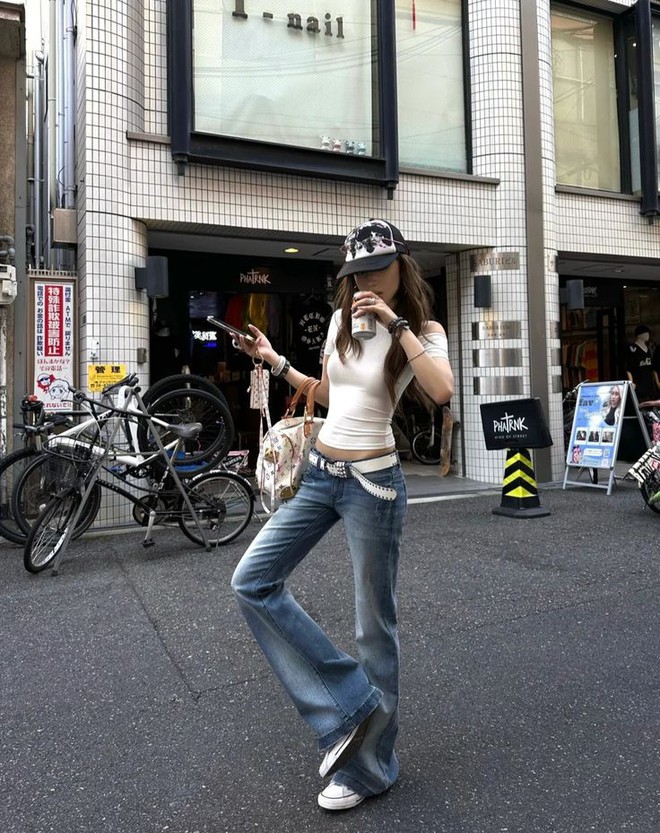 "C&ocirc;ng ch&uacute;a Kpop" diện 1 lần, item n&agrave;y bỗng rần rần c&otilde;i mạng - Ảnh 10.