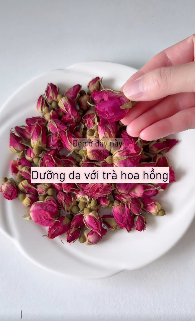 Uống tr&agrave; hoa hồng đ&uacute;ng c&aacute;ch, 2 tuần sau t&ocirc;i nhận thấy l&agrave;n da kh&aacute;c hẳn - Ảnh 1.