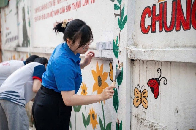 Rực rỡ sắc &aacute;o xanh tr&ecirc;n những c&ocirc;ng tr&igrave;nh mới: Tuổi trẻ Th&agrave;nh phố Hồ Ch&iacute; Minh lan tỏa tinh thần t&igrave;nh nguyện năm 2026 - Ảnh 8.