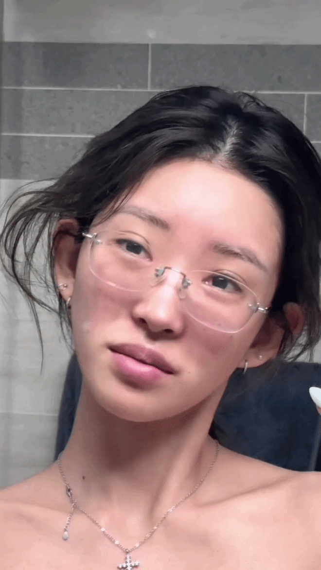 Con g&aacute;i cố diễn vi&ecirc;n Choi Jin Sil c&ocirc;ng khai mặt mộc hậu giảm 55kg, so với khi makeup kh&ocirc;ng kh&aacute;c g&igrave; &ldquo;thay đầu&rdquo; - Ảnh 1.