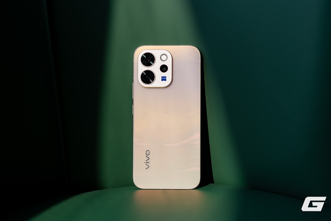 Cận cảnh bộ đ&ocirc;i vivo V70 v&agrave; V70 FE: Điện thoại kết hợp c&ugrave;ng với POP MART c&oacute; g&igrave; khiến giới trẻ phải t&ograve; m&ograve;- Ảnh 12.