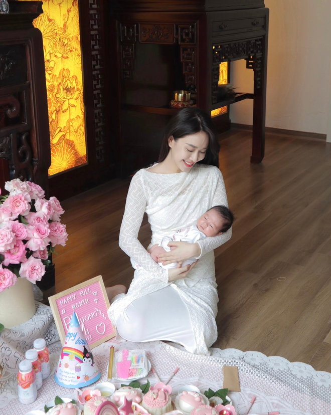 Chọn bình yên bên gia đình thay vì hào quang Hoa hậu: Nữ MC lấy chồng Tiến sĩ, cuộc sống như phú bà trong dinh thự 9 tầng ở Hà Nội- Ảnh 5. Chọn bình yên bên gia đình thay vì hào quang Hoa hậu: Nữ MC lấy chồng Tiến sĩ, cuộc sống như phú bà trong dinh thự 9 tầng ở Hà Nội- Ảnh 5.