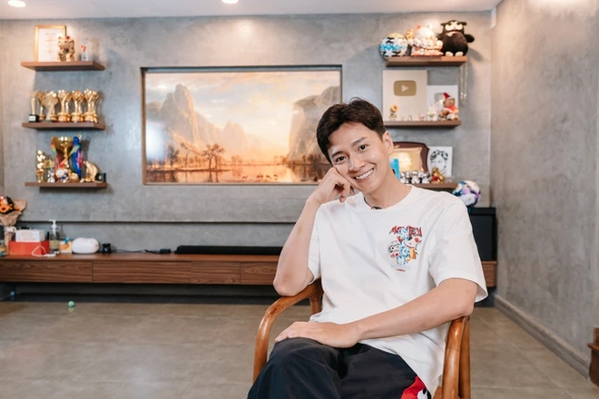 D&agrave;n "nam thần Vbiz" đ&atilde; đẹp lại gi&agrave;u, sống đời xa hoa: Người ở biệt thự 70 tỷ, người sở hữu penthouse c&oacute; s&acirc;n vườn hồ c&aacute;- Ảnh 55.