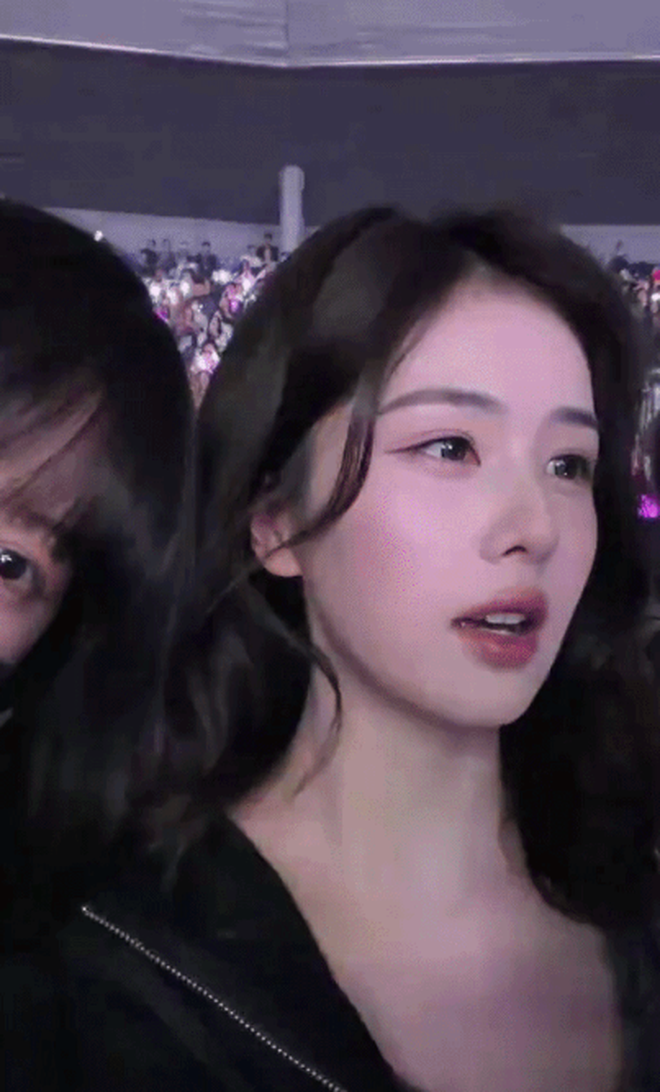 Clip 15s của Bạch Lộc khiến Triệu Lộ Tư v&agrave; Jang Wonyoung bị nhắc t&ecirc;n- Ảnh 1.