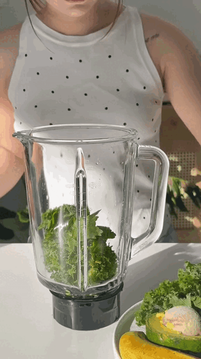 "Vua rau xanh" b&aacute;n đầy chợ Việt, gi&agrave;u chất xơ, c&agrave;ng ăn da c&agrave;ng đẹp, chị em đua nhau mua - Ảnh 4.