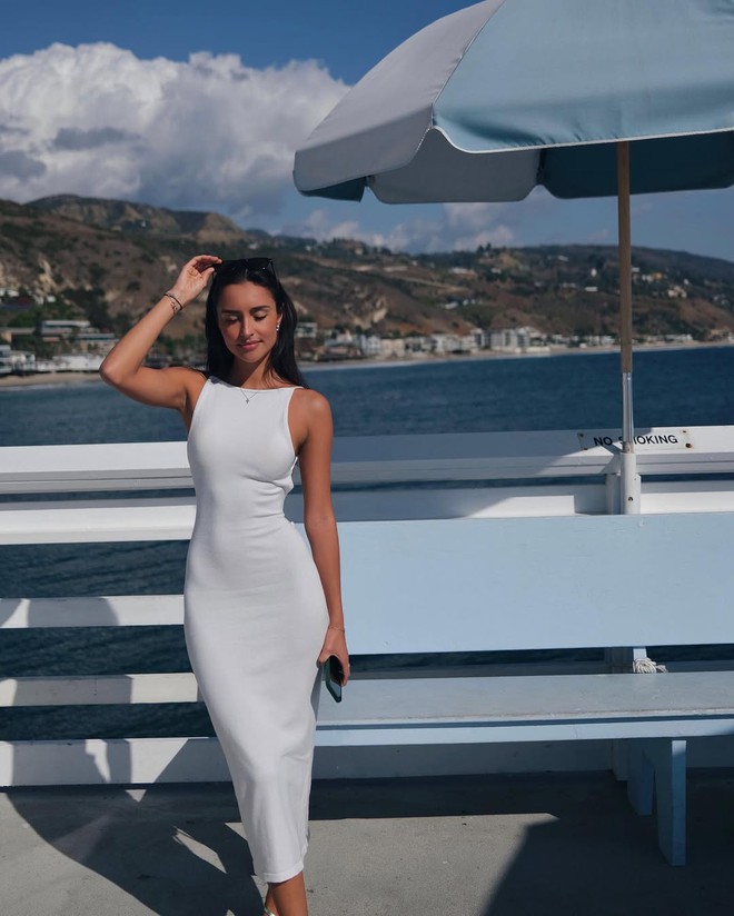 Cô dâu hot nhất toàn cầu ngồi siêu xe 300 tỷ về dinh: Mặt thiên thần body ác quỷ, mặc đẹp đến nỗi mỗi khung hình đều hóa bìa magazine - Ảnh 17.