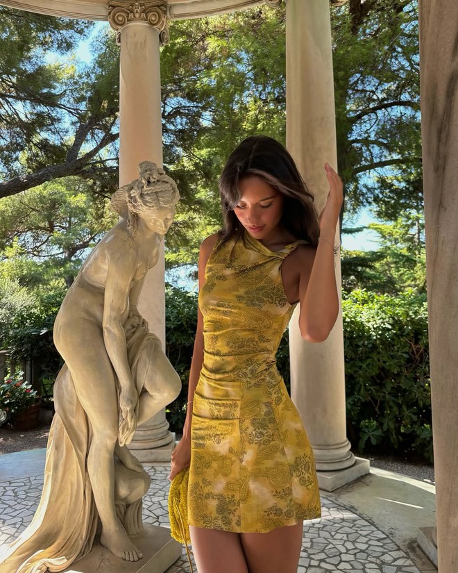 Cô dâu hot nhất toàn cầu ngồi siêu xe 300 tỷ về dinh: Mặt thiên thần body ác quỷ, mặc đẹp đến nỗi mỗi khung hình đều hóa bìa magazine - Ảnh 21.