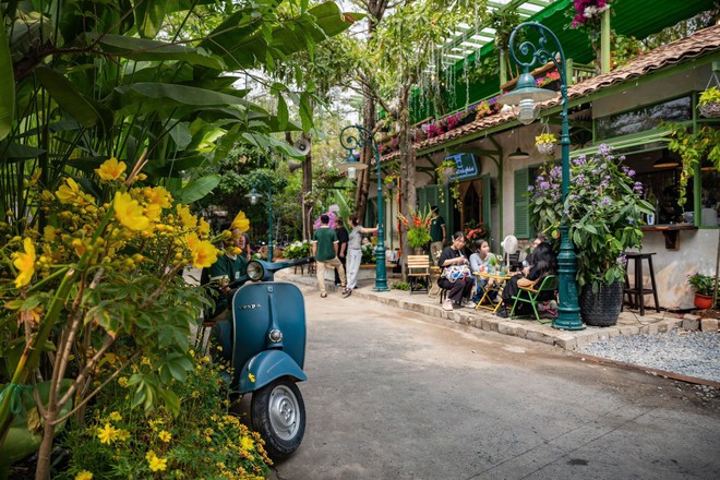 Qu&aacute;n cafe của &ocirc;ng ho&agrave;ng nhạc Việt đ&igrave;nh đ&aacute;m một thời "thất thủ" khi mở lại sau 5 ng&agrave;y đ&oacute;ng cửa - Ảnh 7.