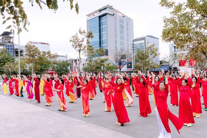 Ng&agrave;y hội Bi&ecirc;n ph&ograve;ng tr&ecirc;n v&ugrave;ng mỏ Cẩm Phả ki&ecirc;n cường bất khuất- Ảnh 6.