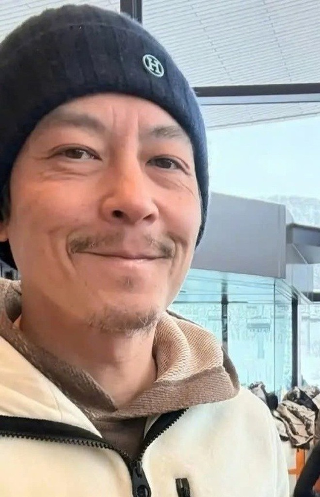 "Badboy kh&eacute;t tiếng" gầy rộc gi&agrave; ch&aacute;t g&acirc;y sốc, v&igrave; 1.300 tấm ảnh m&agrave; vĩnh viễn bị showbiz "cấm cửa"- Ảnh 6.