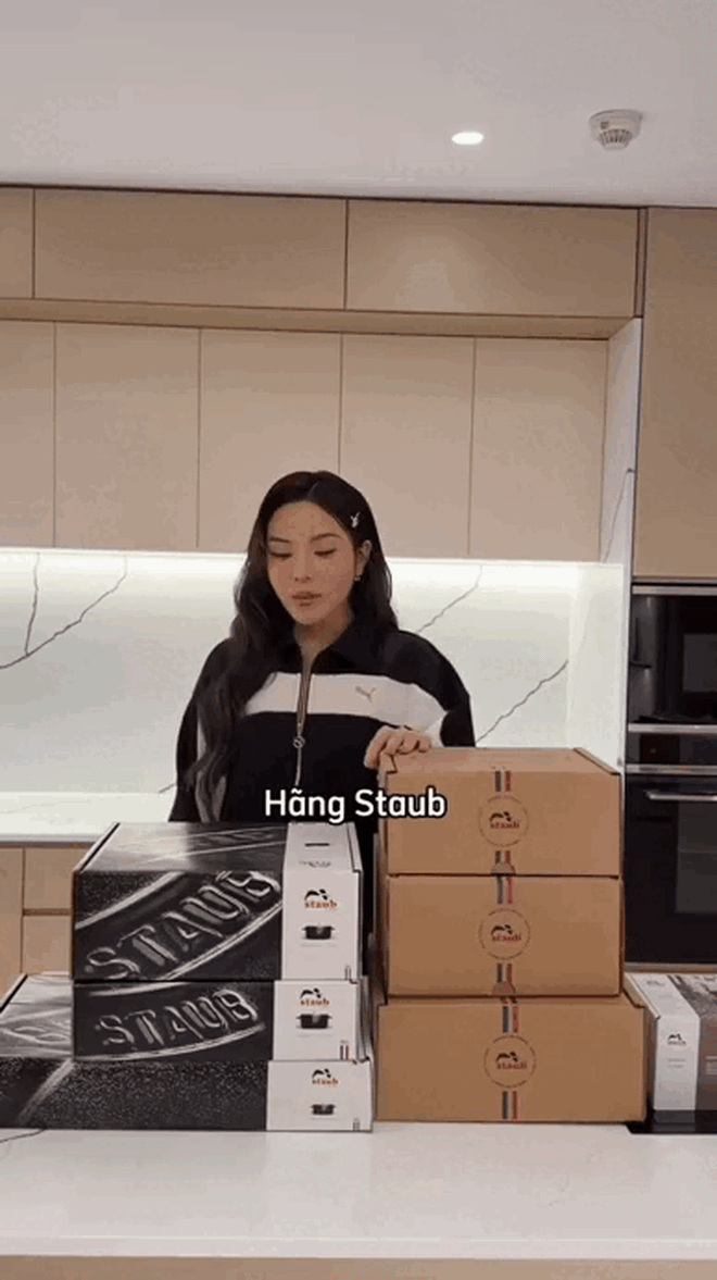 Kỳ Duy&ecirc;n đập hộp bộ nồi ni&ecirc;u gi&aacute; chấn động, Thi&ecirc;n &Acirc;n b&igrave;nh luận ngay 1 c&acirc;u- Ảnh 2.