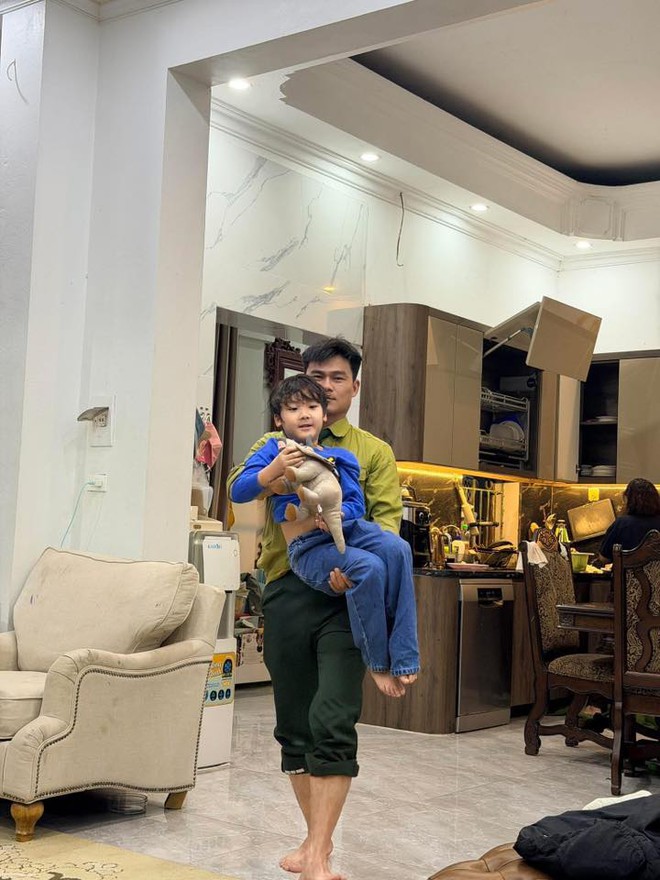 Đức Ph&uacute;c nhắn nhủ điều quan trọng tới bạn trai của H&ograve;a Minzy, tiết lộ về đ&aacute;m cưới- Ảnh 4.