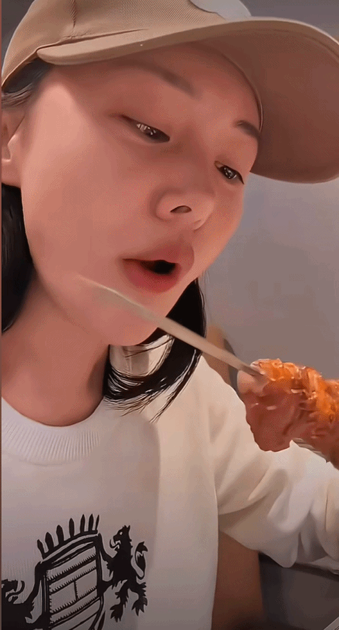 Khó tin nổi đây là Trịnh Sảng sau khi “dao kéo” toàn bộ gương mặt - Ảnh 2.