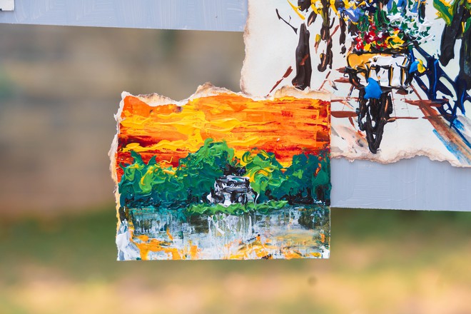 Triển lãm "Câu chuyện Tháng Tư": Học sinh khiến người lớn bất ngờ khi "kể lại" cả một Việt Nam bằng góc nhìn rất khác- Ảnh 11. Triển lãm "Câu chuyện Tháng Tư": Học sinh khiến người lớn bất ngờ khi "kể lại" cả một Việt Nam bằng góc nhìn rất khác- Ảnh 11.