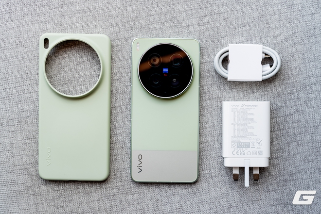 Cận cảnh vivo X300 Ultra ch&iacute;nh h&atilde;ng tại Việt Nam: &ldquo;Tr&ugrave;m cuối&rdquo; camera th&igrave; c&oacute; g&igrave; kh&aacute;c biệt? - Ảnh 5.