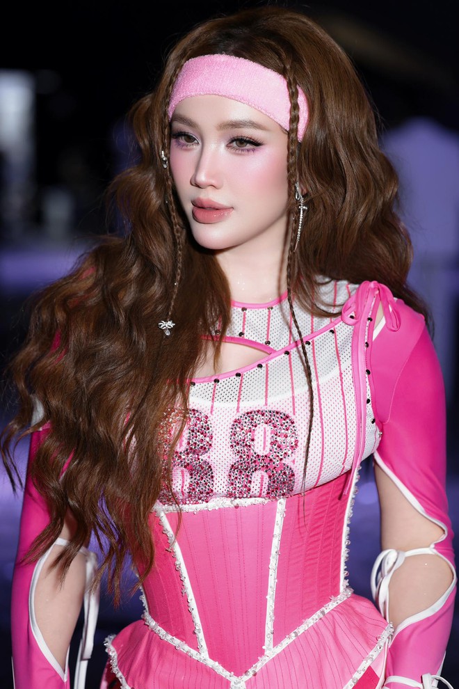 Bảo Thy da trắng mịn trẻ mãi không già: Thường xuyên uống 1 loại nước chống nắng, thải mỡ, mùa hè xứng đáng dùng đều - Ảnh 2.