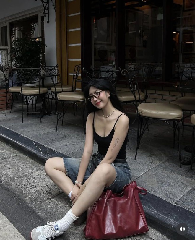 "Bad girl" Cbiz bước xuống xe hơi khiến triệu người th&iacute;ch: Mặc đơn giản th&ocirc;i m&agrave; cuốn khỏi b&agrave;n - Ảnh 4.