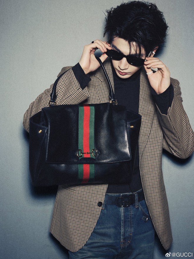 Gucci "đẩy thuyền" cực mạnh cho cặp đ&ocirc;i Trục Ngọc: Điền Hi Vi "bad girl" lấn &aacute;t, Trương Lăng H&aacute;ch cũng kh&oacute; gi&agrave;nh spotlight - Ảnh 16.