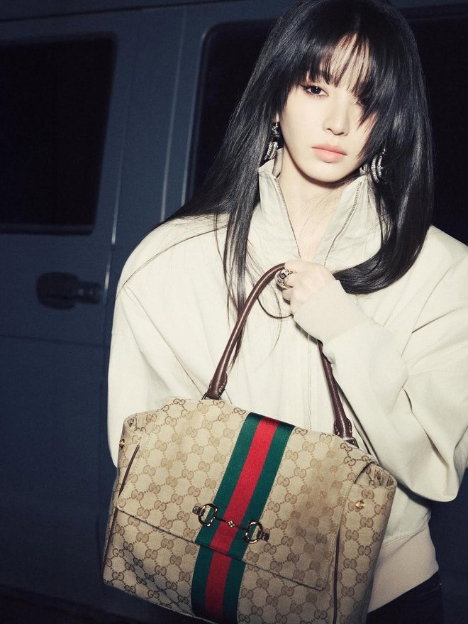 Gucci "đẩy thuyền" cực mạnh cho cặp đ&ocirc;i Trục Ngọc: Điền Hi Vi "bad girl" lấn &aacute;t, Trương Lăng H&aacute;ch cũng kh&oacute; gi&agrave;nh spotlight - Ảnh 9.
